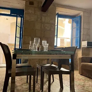 Traditional Townhouse In The Hearth Of Casa vacanze